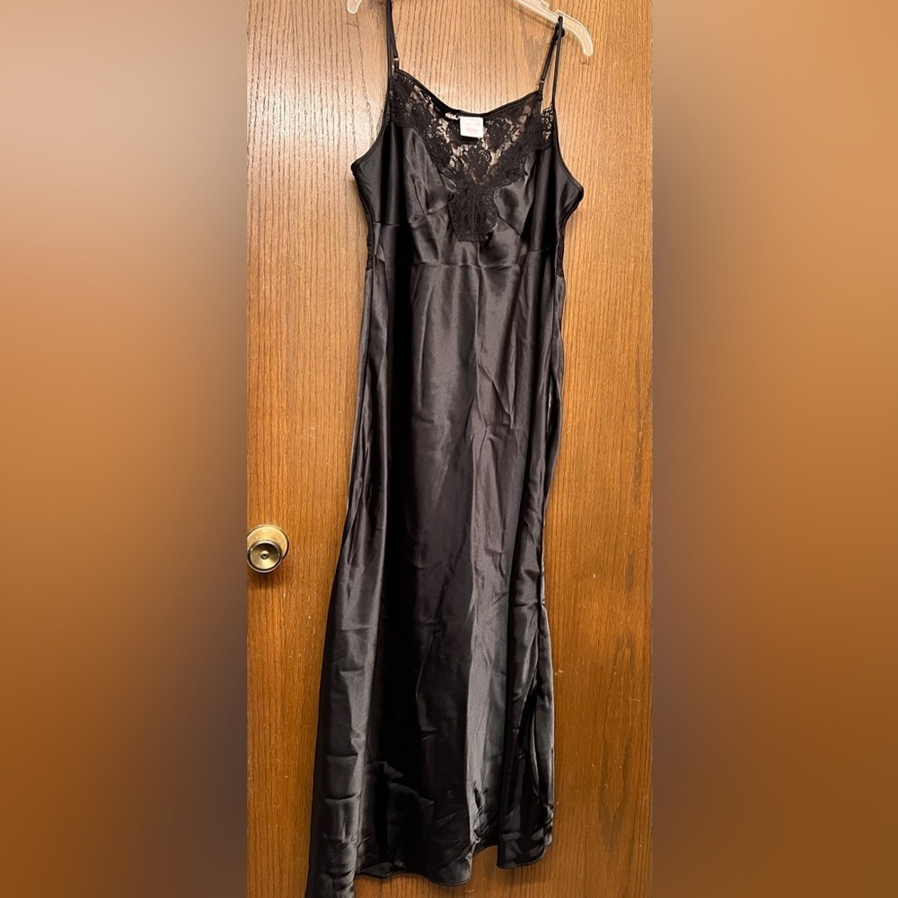 Enchanting Elegant Black Satin Nightgown with Lace Details Large